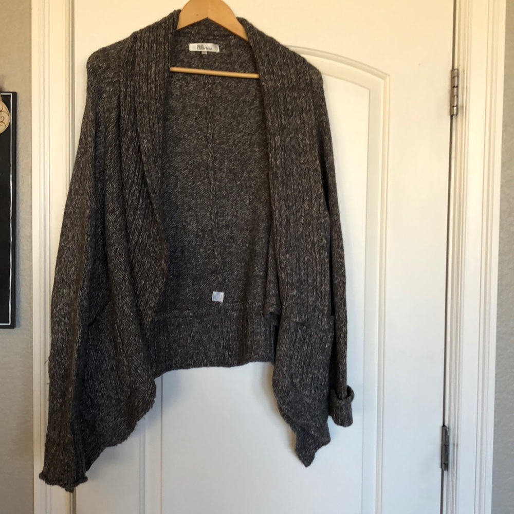 Grey cardigan with pockets